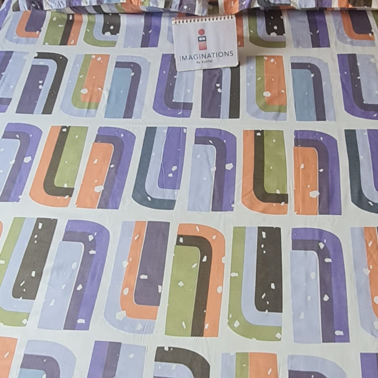 Geometric King Glaze Cotton Bedsheet — Multicolour -M02