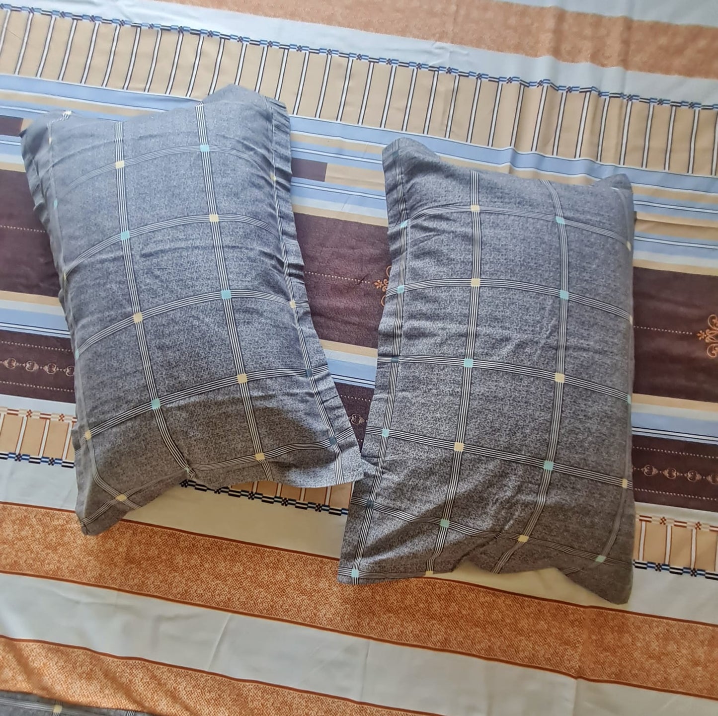 Geometric King Glaze Cotton Bedsheet — Multicolour -M03