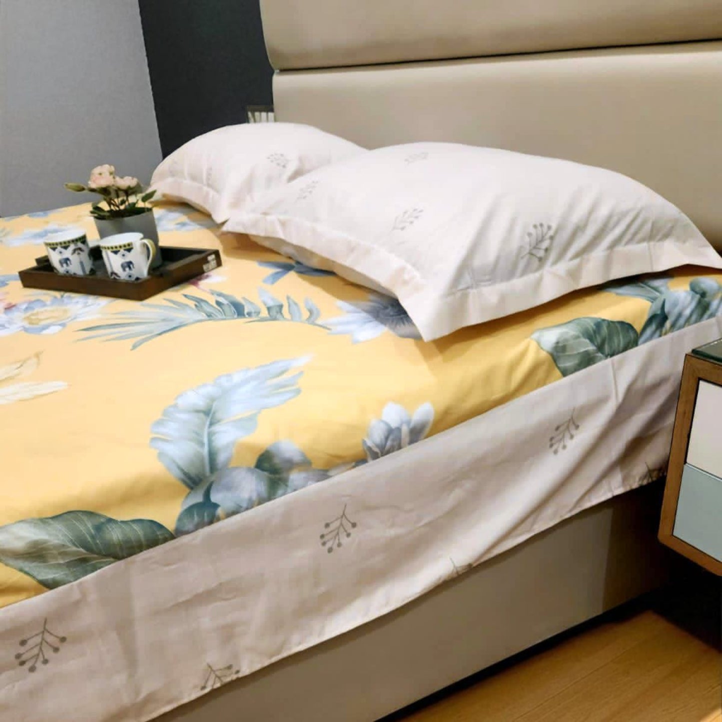 Floral King Glaze Cotton Bedsheet — Yellow