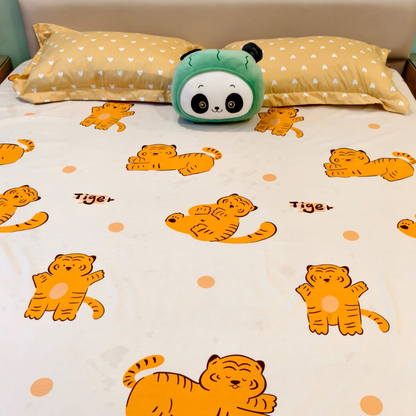 Kids Queen Glaze  Cotton Bedsheet —Tiny Tigers
