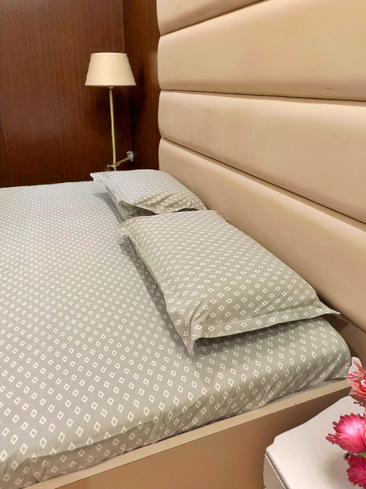 Geometric Queen Glaze  Cotton Bedsheet — Grey Diamond