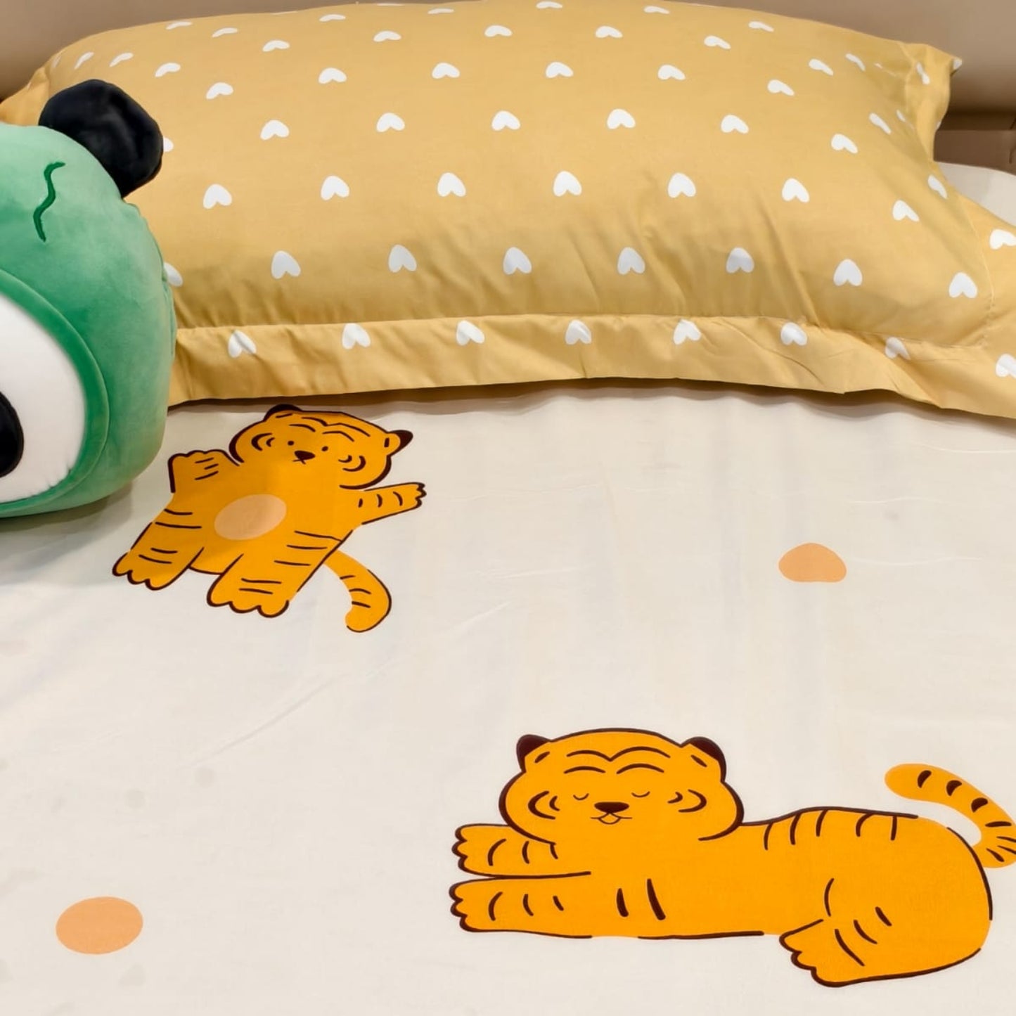 Kids Queen Glaze  Cotton Bedsheet —Tiny Tigers