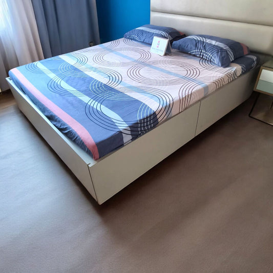 Geometric Queen Glaze  Cotton Bedsheet —Multicolour