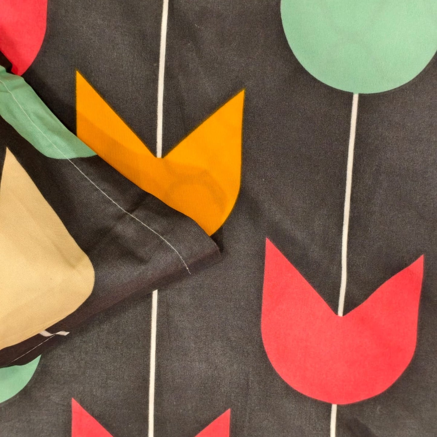 Floral Queen Glaze  Cotton Bedsheet — Black