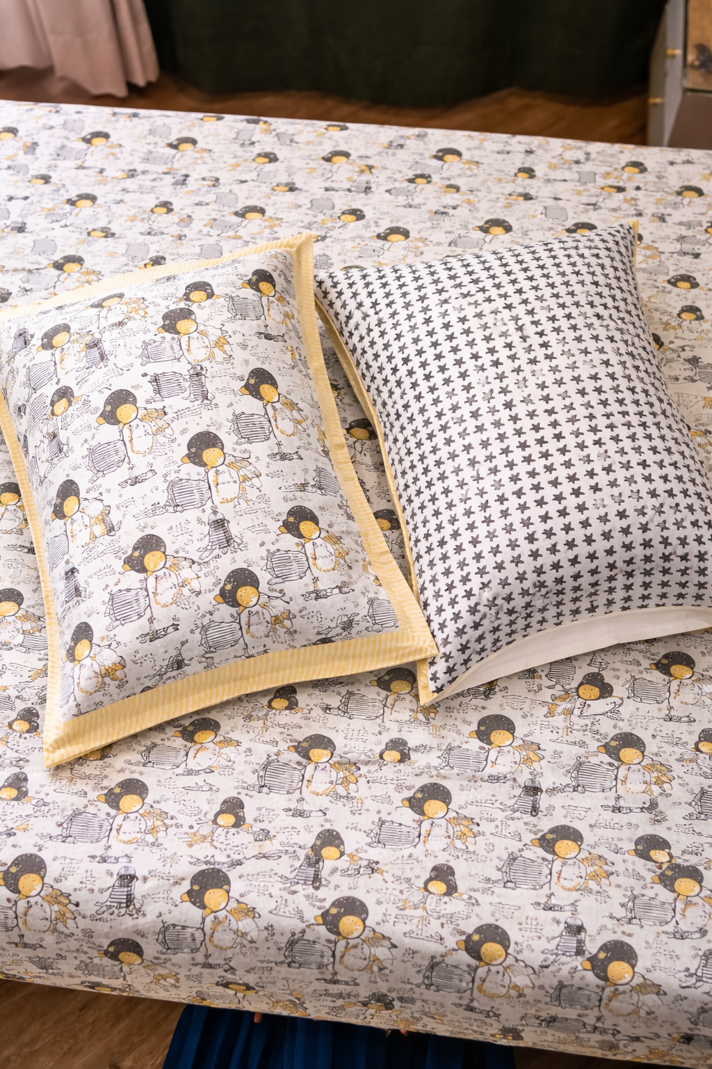 Playful Animal Kids King Pure Cotton Bedsheet-Grey