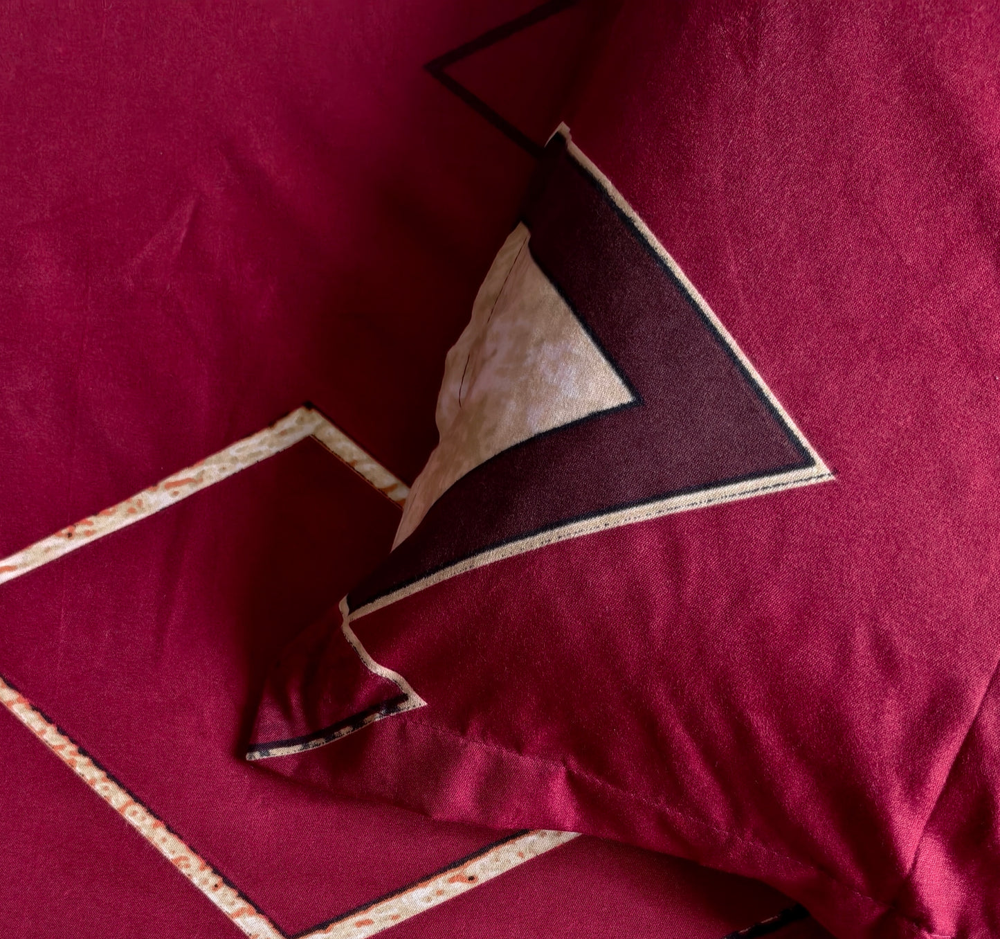 Geometric Single Glaze  Cotton Bedsheet — Red