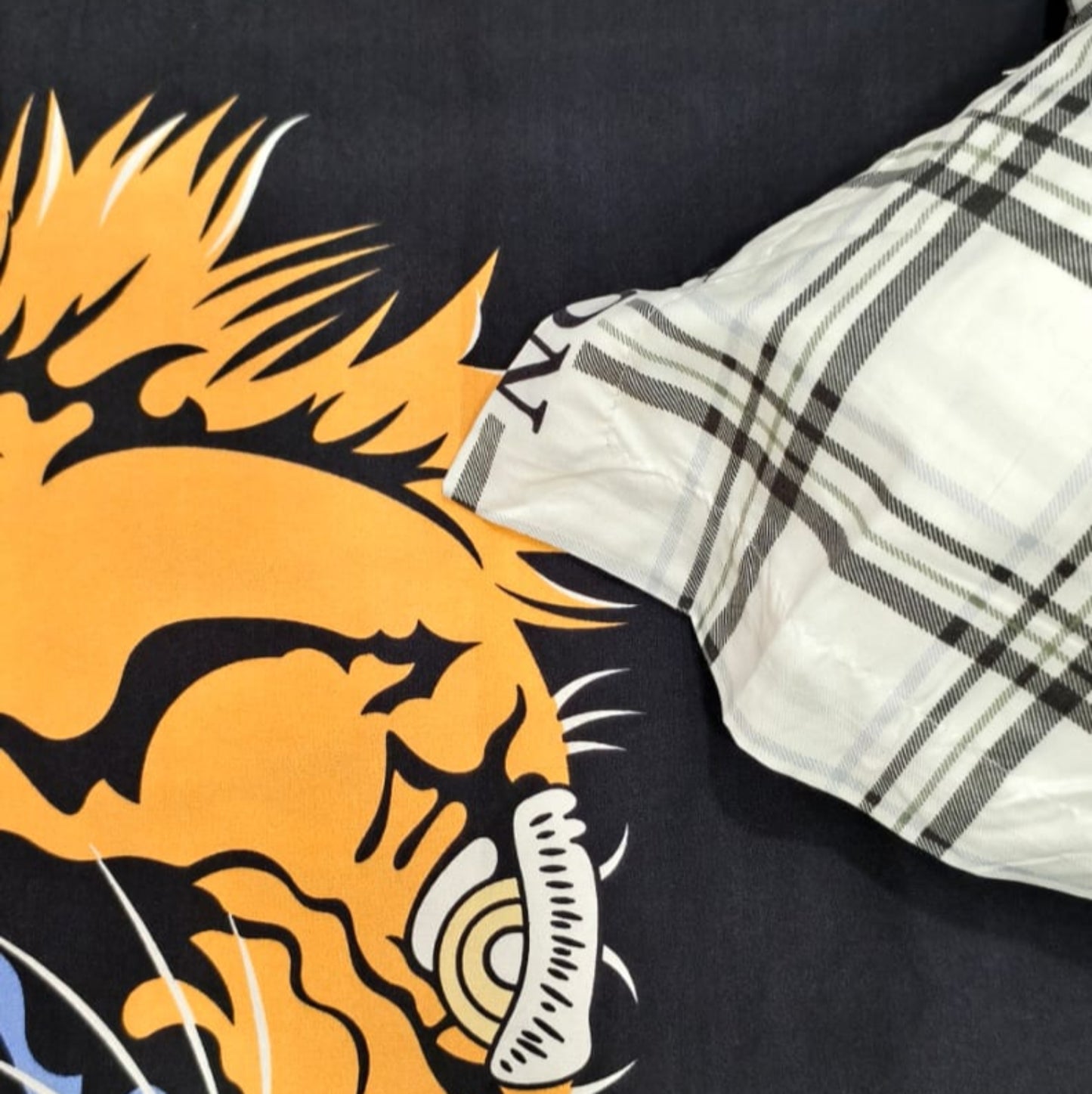 Kids Queen Glaze  Cotton Bedsheet —Roaring Tigers