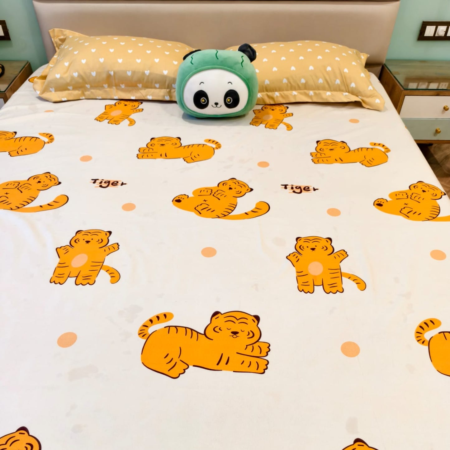 Kids Queen Glaze  Cotton Bedsheet —Tiny Tigers