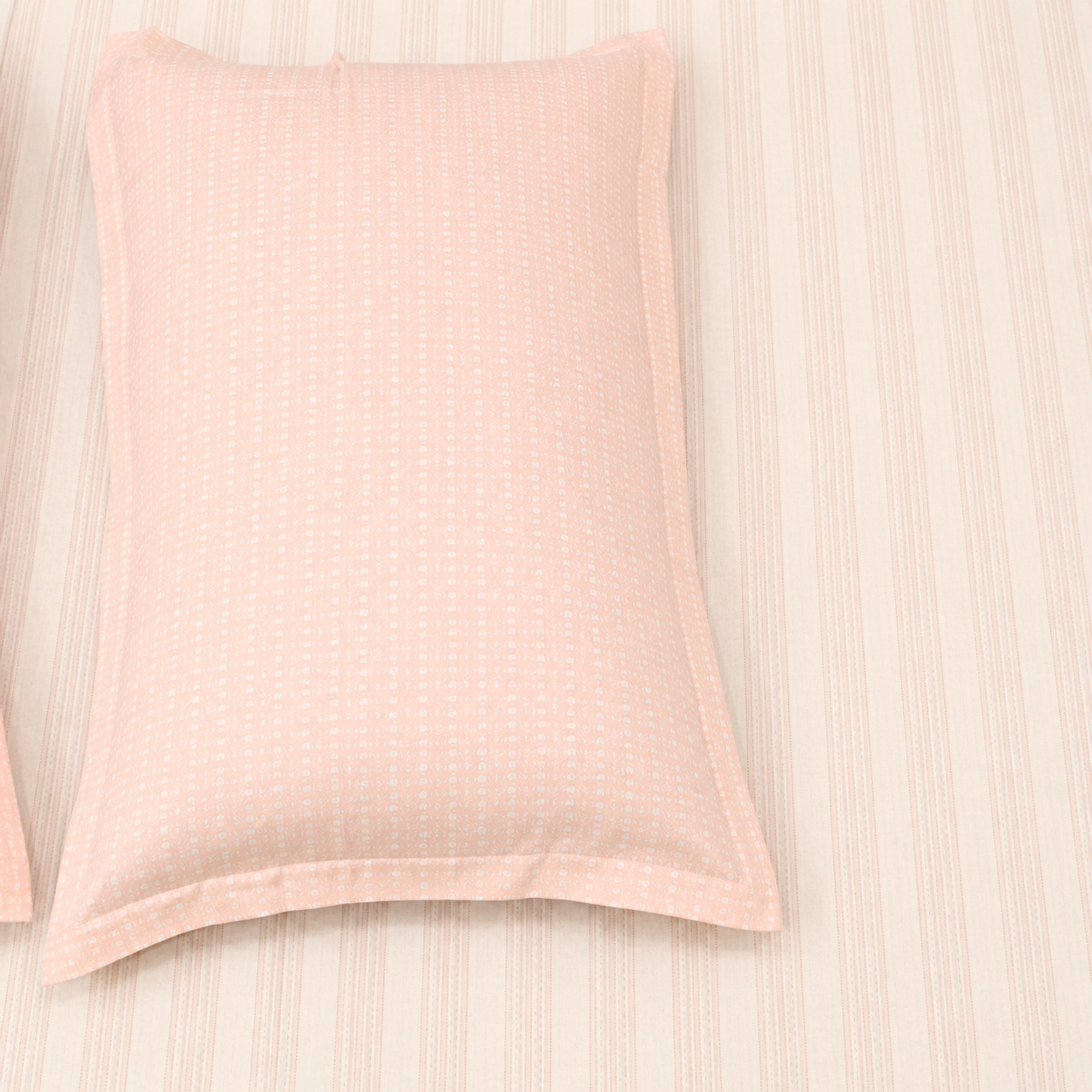 Geometric Queen Pure Cotton Bedsheet — Pink Stripes